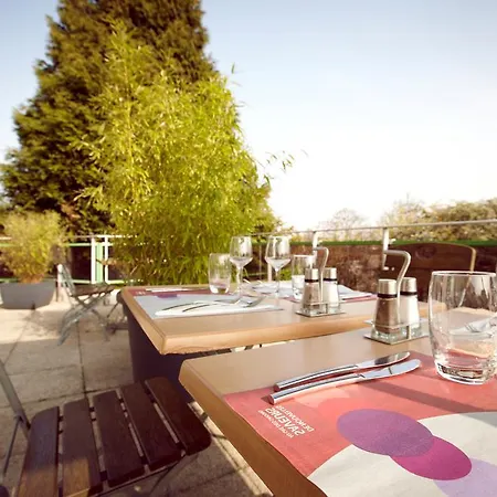 Campanile 3* Villejuif